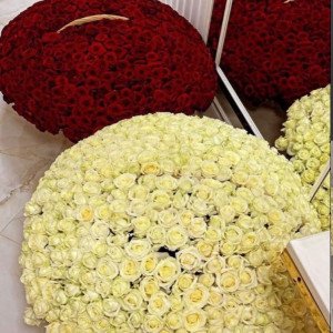 1001 роза в 2 корзинах Инь-Янь